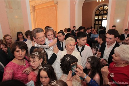 Радий Хабиров принял участие в «Бале маленьких принцесс»