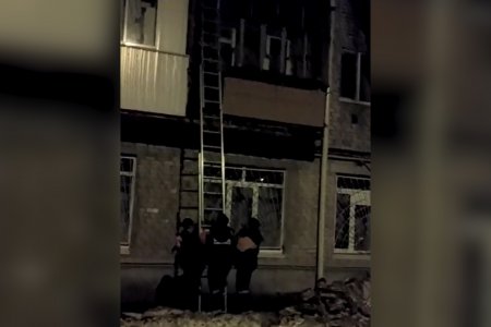В Башкортостане мужчина по вине подруги провел ночь на балконе