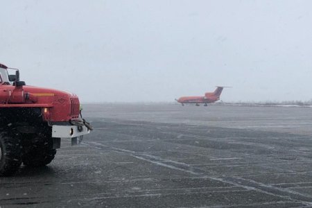 Самолет Новый Уренгой-Уфа вернулся в аэропорт вылета из-за проблем с шасси