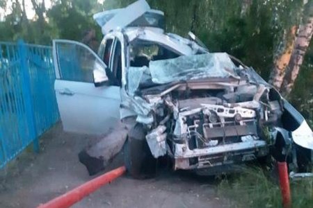 В Башкортостане в ДТП погибла 19-летняя девушка-водитель, ее пассажир госпитализирован