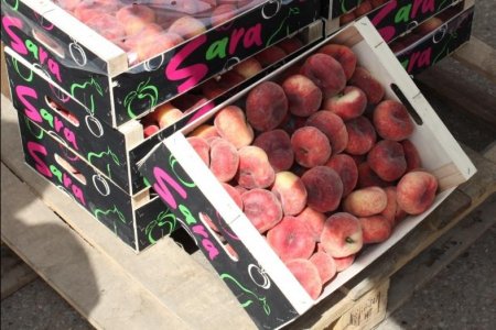 В Россию с 10 августа запрещено ввозить груши и персики из Китая