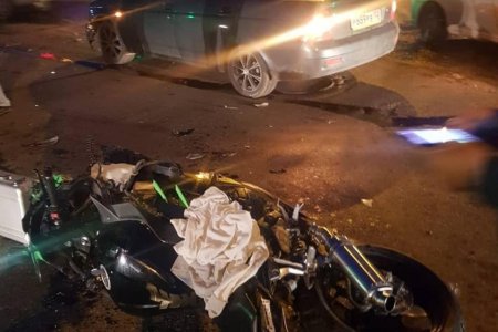 В Башкортостане мотоциклист на большой скорости дважды столкнулся с авто: есть погибший