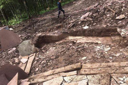 В Башкирии челябинская компания нелегально добывала камень-плитняк
