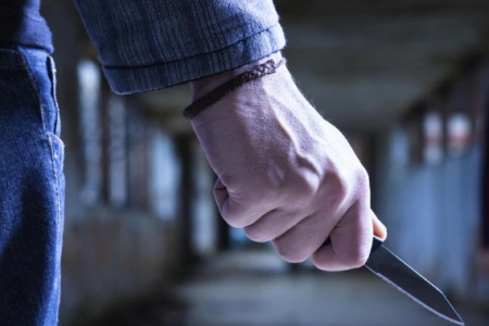 В Башкортостане мужчина ударил ножом хотевшую развода жену