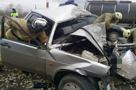 В Уфе в ДТП с фурой погиб водитель «ВАЗ-21099»