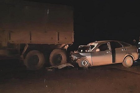 В Башкортостане при столкновении «Лады Приоры» и грузовика погиб один человек