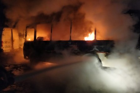 В Уфе на территории кафе сгорел пассажирский автобус