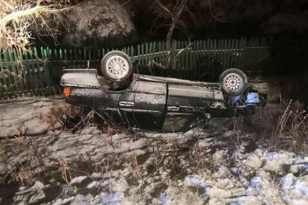 В Башкортостане водитель бросил в перевернувшейся машине свою супругу