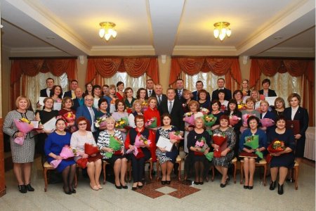 Радий Хабиров вручил гранты молодым сельским учителям