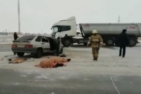 На трассе в Башкортостане один человек погиб при столкновении легкового автомобиля с фурой