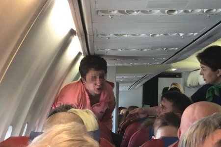 Пассажирка устроила дебош на борту рейса Уфа-Дубай: женщину пришлось связать