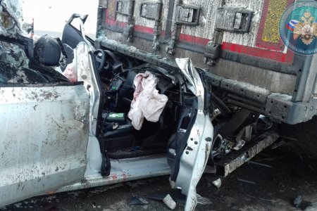В Башкортостане семья попала в ДТП с грузовиком: родители погибли, ребенок госпитализирован