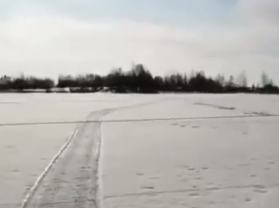 «Чуть не срезал голову». В Башкортостане туристы на снегоходе налетели на стальной трос