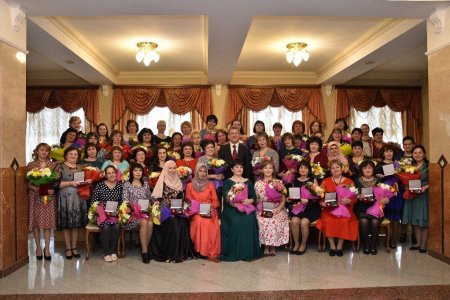 В преддверии 8 марта 50 многодетных женщин Башкортостана получили медали «Материнская слава»