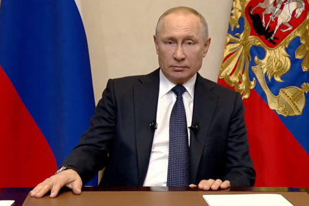 Путин перенес дату референдума и ввел нерабочую неделю
