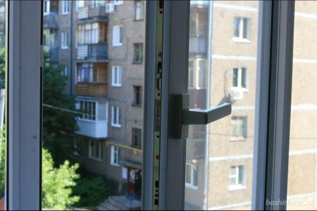 «Не подходите!»: в Башкортостане спасли мужчину, который пытался спрыгнуть с пятого этажа